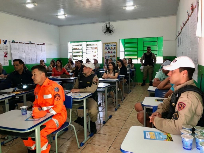 A Prefeitura de Araguari, por meio da Secretaria de Educação, realizou no sábado (28), o Curso de Oficinas Pedagógicas para professores e especialistas que trabalham com turmas de 5º ao 9º ano do ensino fundamental. 