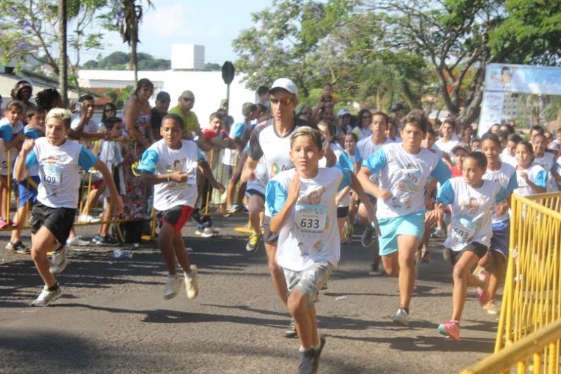 A Prefeitura de Araguari, através da Secretaria de Políticas Sobre Drogas continua com inscrições abertas aos interessados que queiram participar da “Maratoninha Viva Livre”.