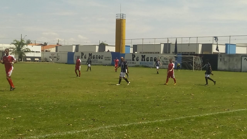 A Prefeitura de Araguari, por meio da Secretaria de Esportes e Juventude seguem apoiando as fases decisivas do Campeonato Amador. Na tarde de hoje (07), a Liga Araguarina de Futebol marcou para o Estádio Benedito Lopes Pimenta (Campo do Operário), o jogo final do Campeonato Amador da Segunda Divisão. A partida será às 10h.