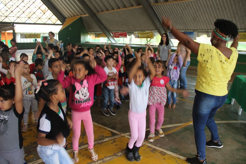 Na semana em se comemorou o Dia da Criança, a Prefeitura Municipal de Araguari, por meio da Secretaria do Trabalho e Ação Social, promoveu mais uma etapa do Cronograma de Ações do AEPETI – Ações Estratégicas do Programa de Erradicação do Trabalho Infantil.