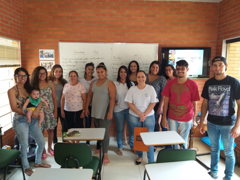 No último sábado 19/10, o Serviço de Inspeção Municipal realizou mais uma palestra do projeto educacional "Alimento Seguro" em parceira com a Secretaria Municipal de Educação. A segunda palestra do projeto aconteceu no Virtual Cursos e Treinamentos, para alunos do curso de auxiliar de veterinário e foi ministrada pela Agente de Inspeção Municipal e Médica Veterinária Dra Cinthia Lorena Rezende Gonçalves.