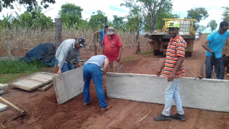 Uma das principais preocupações do Prefeito Marcos Coelho é manter as condições de trafegabilidade nas áreas rurais. Por isso, determinou à Secretaria de Agricultura, Pecuária, Abastecimento e Agronegócios de Araguari, que realizasse as melhorias necessár