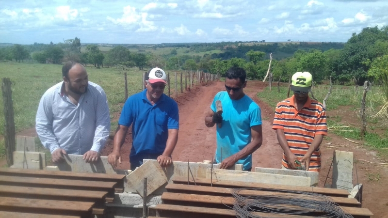 Uma das principais preocupações do Prefeito Marcos Coelho é manter as condições de trafegabilidade nas áreas rurais. Por isso, determinou à Secretaria de Agricultura, Pecuária, Abastecimento e Agronegócios de Araguari, que realizasse as melhorias necessár