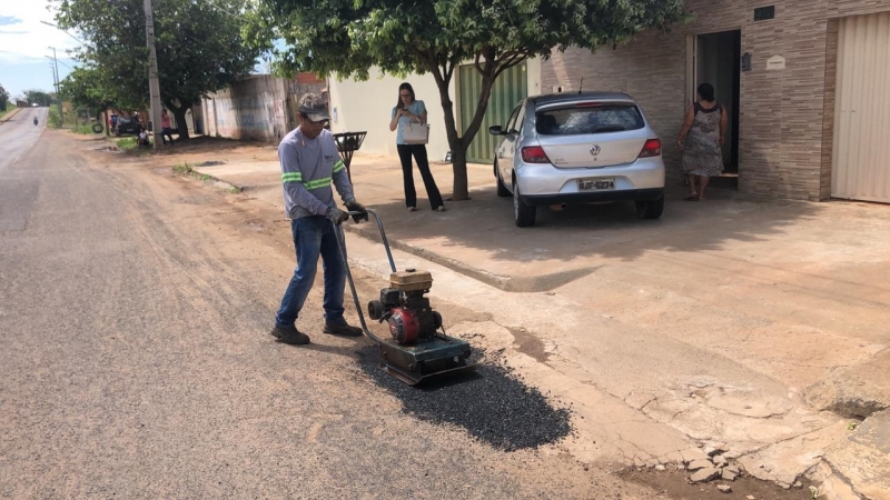 A Prefeitura de Araguari, através da Secretaria de Obras informa sobre operação tapa-buracos realizada nesta quinta-feira (31)