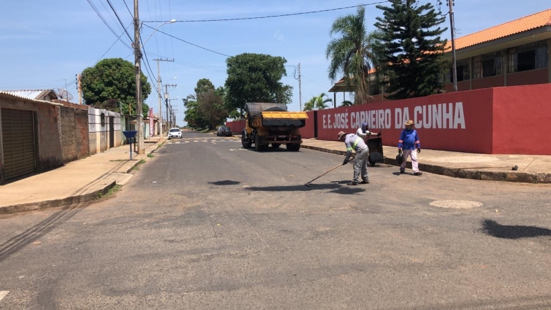 A Prefeitura de Araguari, através da Secretaria de Obras informa sobre operação tapa-buracos realizada nesta sexta-feira (1º)