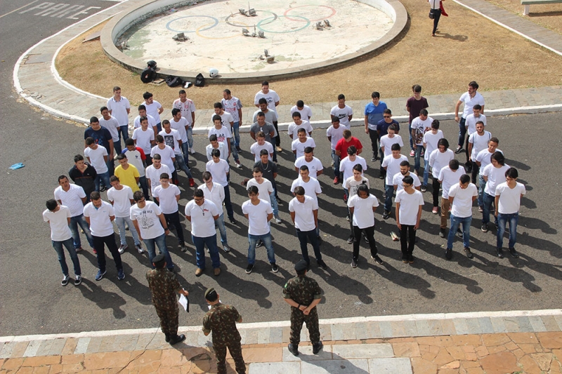 Dispensados do Serviço Militar participam de Juramento à Bandeira no Palácio dos Ferroviários