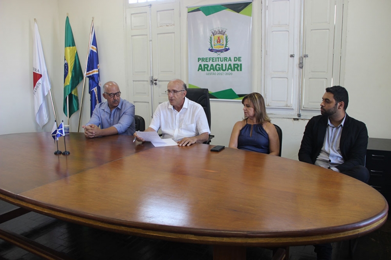 O Prefeito Marcos Coelho fez novas alterações no quadro de secretários da Prefeitura de Araguari. As mudanças foram apresentadas na tarde desta sexta-feira (06) em uma coletiva para a imprensa, no Palácio dos Ferroviários.