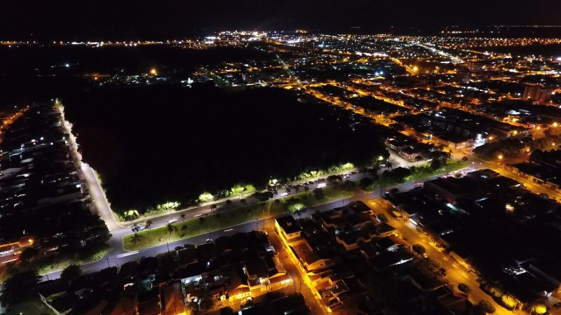 A Prefeitura de Araguari, através da Secretaria de Obras está com trabalho contínuo de troca de lâmpadas nas vias públicas em Araguari. Até a presente data foram instaladas luminárias LED’s nos seguintes endereços: