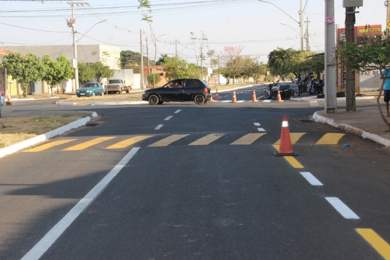 A Prefeitura de Araguari, através da Secretaria de Trânsito, Transporte e Mobilidade Urbana está finalizando toda pintura estratigráfica na Avenida Brasil.