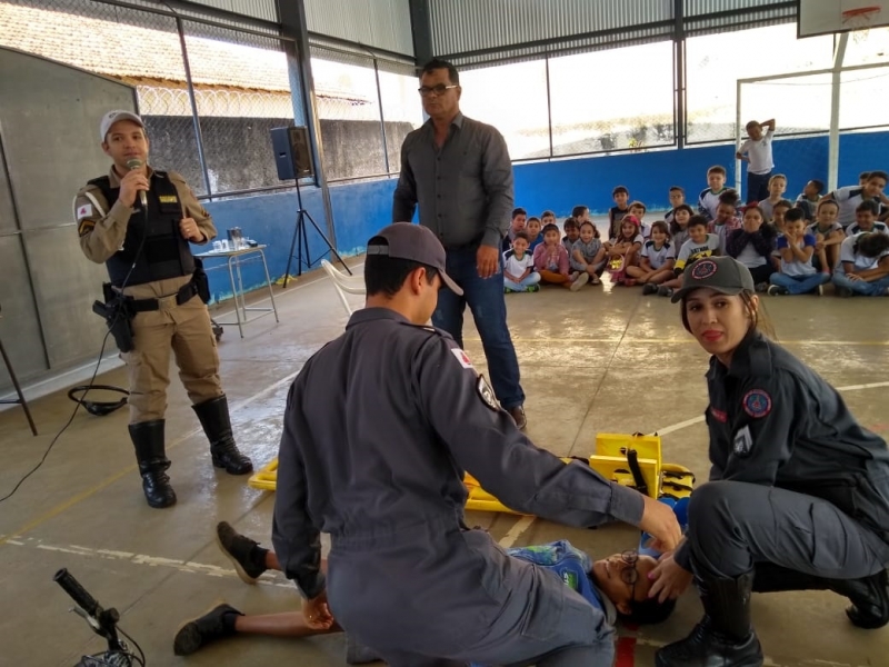 A Prefeitura de Araguari, através da Secretaria de Trânsito, Transporte e Mobilidade Urbana – SETTRANS com o apoio do 53º Batalhão de Polícia Militar e da 2ª Companhia de Bombeiros trabalha desde o dia 18 de setembro com ações alusivas a Semana Nacional do Trânsito.