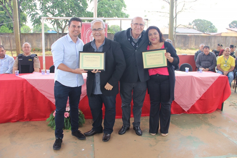 Na manhã de hoje (26), o Prefeito Marcos Coelho participou de uma audiência pública criada pelo Projeto “Comissão de Segurança nas Escolas”. O evento aconteceu nas dependências da Escola Estadual José Carneiro da Cunha, Bairro São Sebastião.