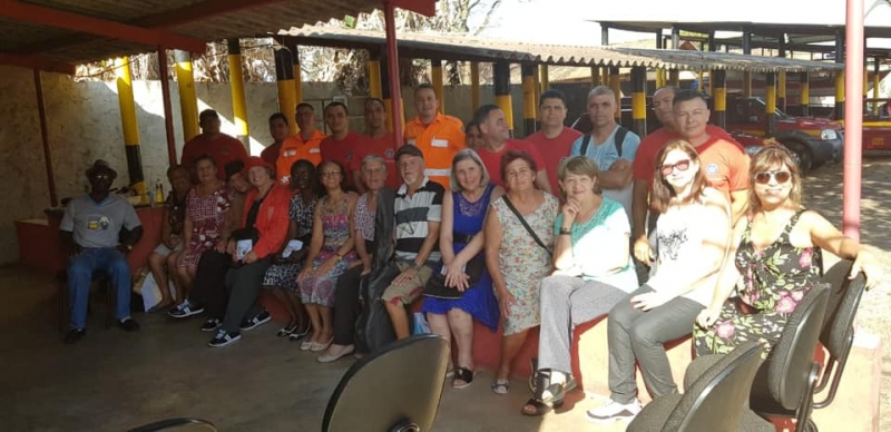 A convite do Capitão Fabrício Silva Araújo - Comandante da 2ª Companhia do Corpo de Bombeiros, os idosos usuários do Centro de Convivência do Idoso realizaram uma apresentação teatral “O Estatuto do Idoso”, para a corporação de Bombeiros.