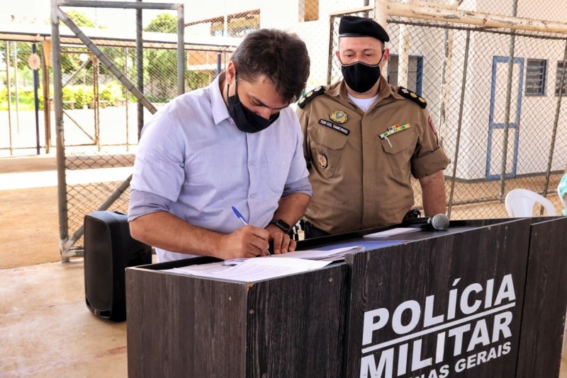 Município assina sanção de doação de áreas para compor a estrutura do Colégio Tiradentes Rainha da Paz da Polícia Militar