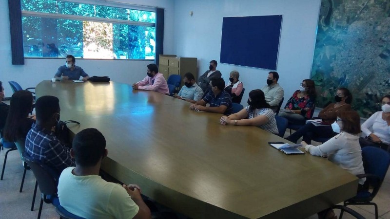 Servidores participam de reunião sobre Termos de Referência