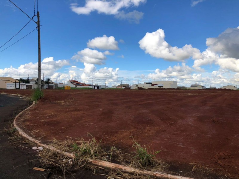 Obras de terraplanagem para a construção das novas instalações do Fórum de Araguari são iniciadas