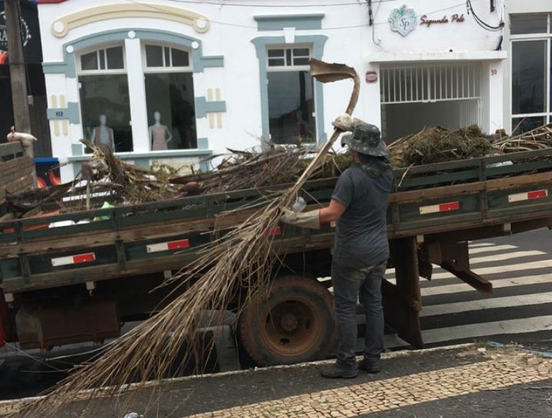 Prefeitura promove chamamento publico emergencial para os serviços de limpeza pública