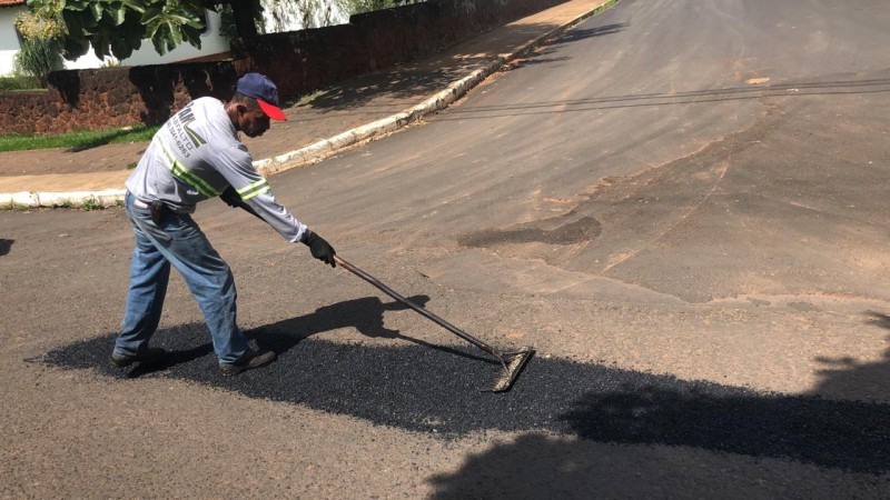 A Prefeitura de Araguari informa sobre a Operação tapa-buraco realizada nesta terça-feira (02)  