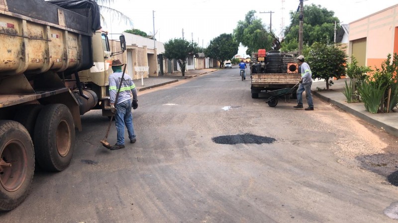 Prefeitura de Araguari informa sobre a operação tapa-buraco realizada nesta quarta-feira (27)