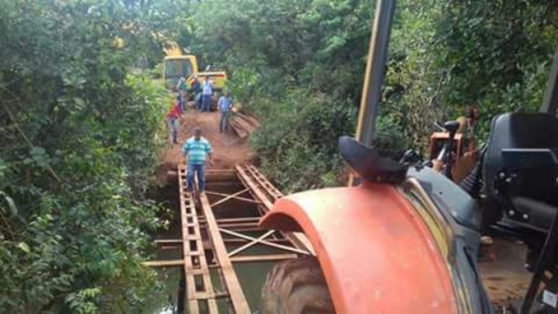 Prefeitura recupera ponte sobre o Ribeirão Veredinha