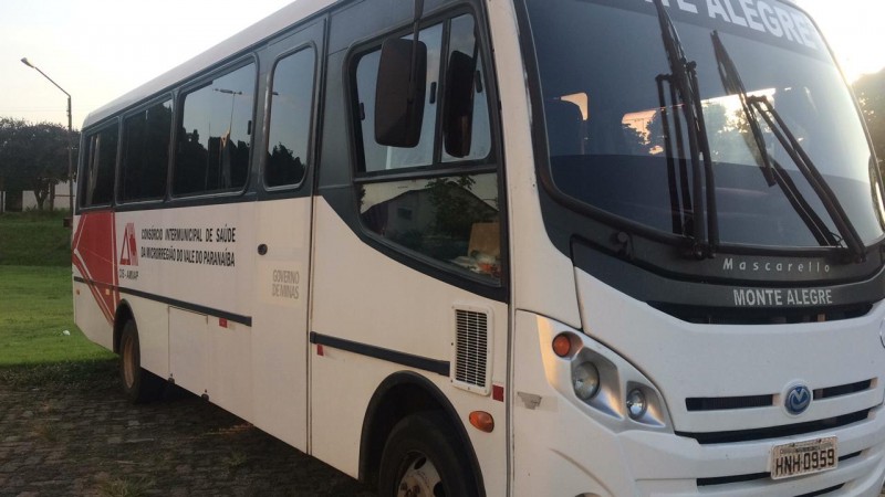  Prefeitura de Araguari viabiliza novo ônibus para o transporte de pacientes junto à AMVAP 