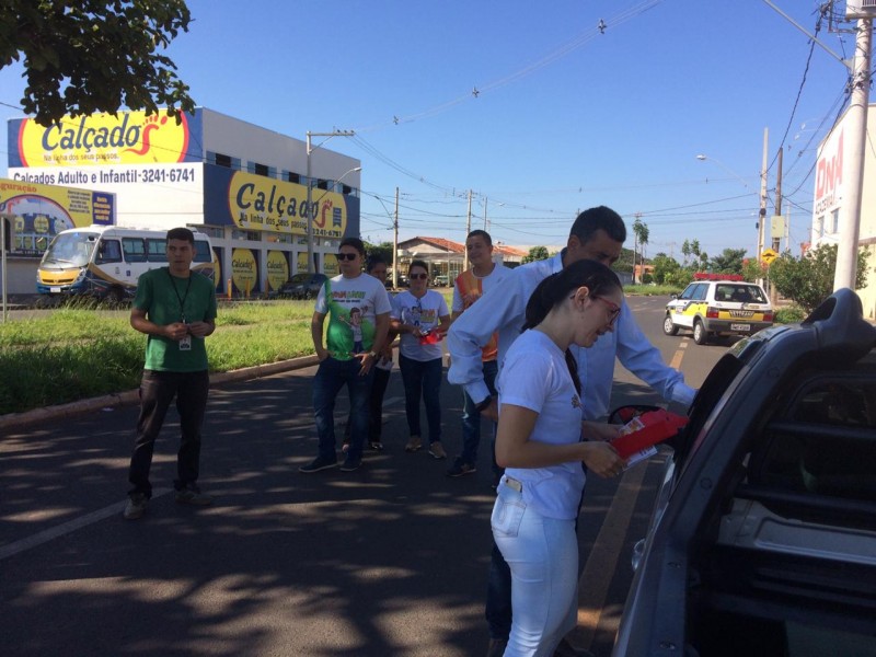  *Prefeitura de Araguari, através da Secretaria de Políticas sobre Drogas, realizou blitz educativa no município.*