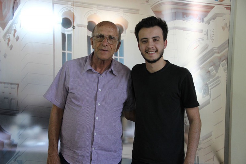 Representante araguarino do The Voice Brasil visita Prefeito Marcos Coelho