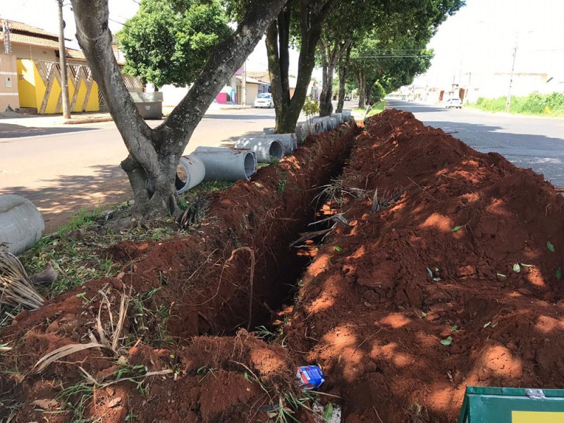 Prefeitura inicia obras para escoamento de água na Avenida Porto Alegre no Bairro Millenium