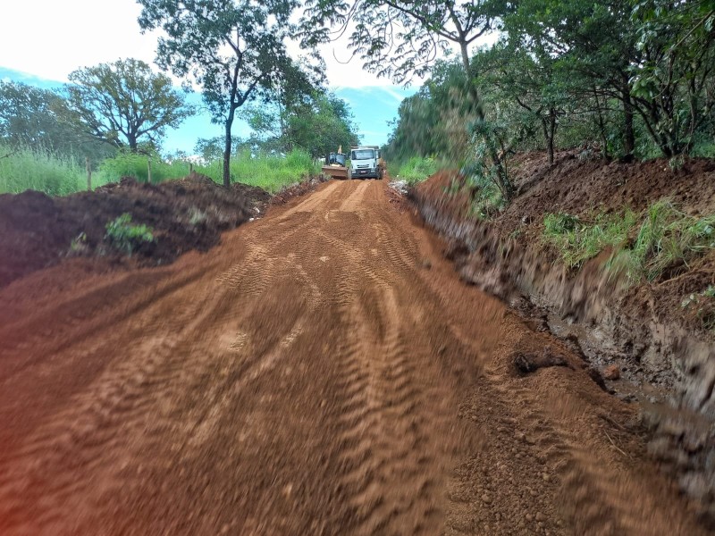 Secretaria de Obras atua em três regiões diferentes da zona rural