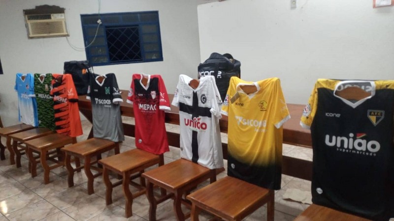 Araguari respira esporte: equipes do “Interbairros” recebem uniformes doados por empresários