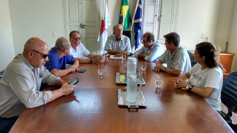 Prefeito Marcos Coelho recebeu a visita do Presidente e dos diretores da ACA em seu gabinete