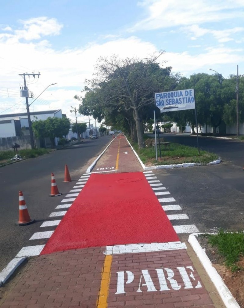 Prefeitura inaugura ciclovia na avenida Cornélia Rodrigues da Cunha, no bairro Jóquei Clube