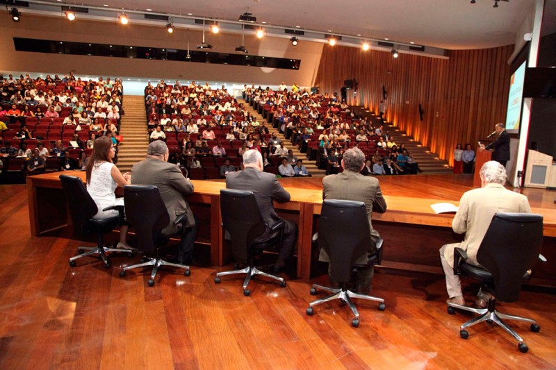 Araguari é representada no Simpósio Estadual de COMADs  em Belo Horizonte