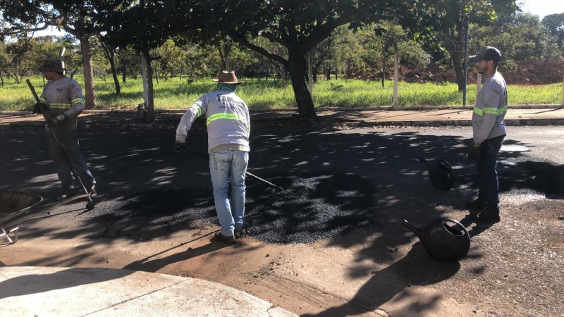 A Prefeitura de Araguari através da secretaria de Obras informa sobre a operação Tapa-Buracos realizada nesta segunda-feira