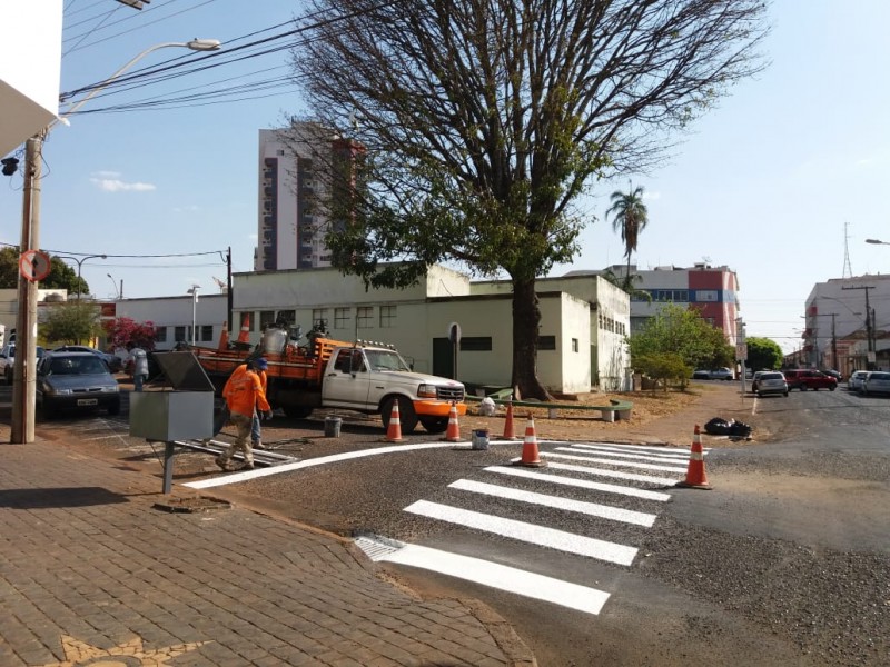 Prefeitura de Araguari informa população sobre alteração no trânsito em cruzamento no centro da cidade