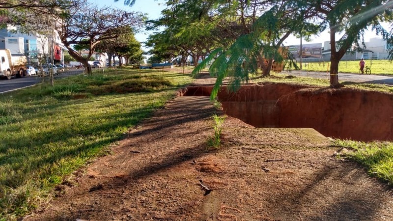 Prefeitura realiza obra para liberação total da avenida Minas Gerais 