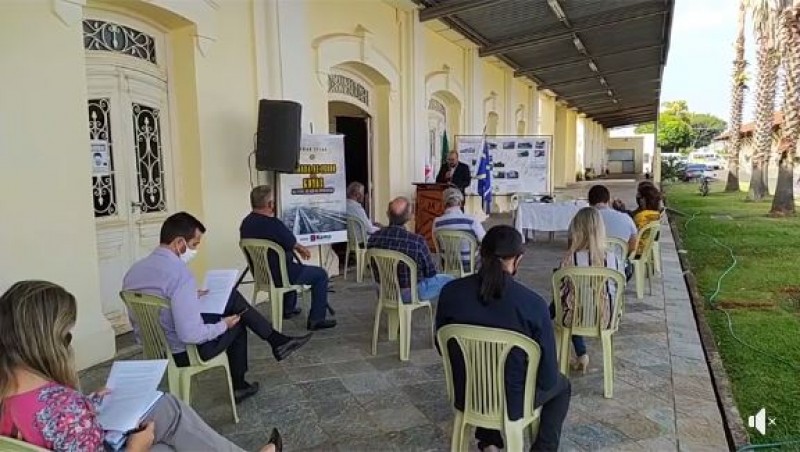 Comemoração Dia dos Ferroviários, com lançamento de livro e homenagens a estes trabalhadores.