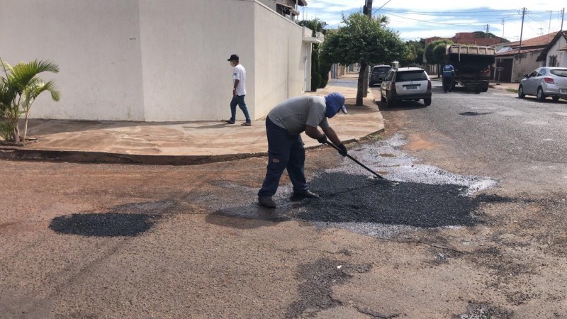 Prefeitura de Araguari informa sobre os serviços da Operação Tapa-buracos