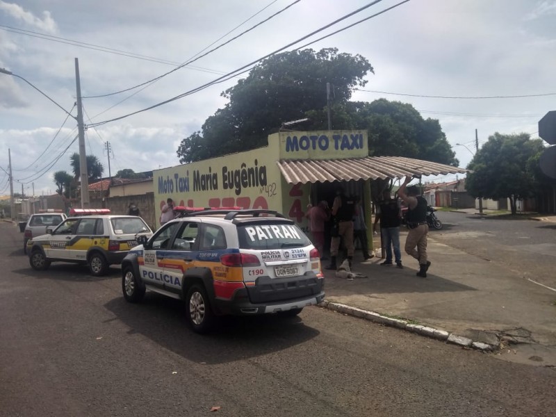 Secretaria de Trânsito cumpre recomendação do Ministério Público com autuações nos serviços de Moto Taxi em Araguari