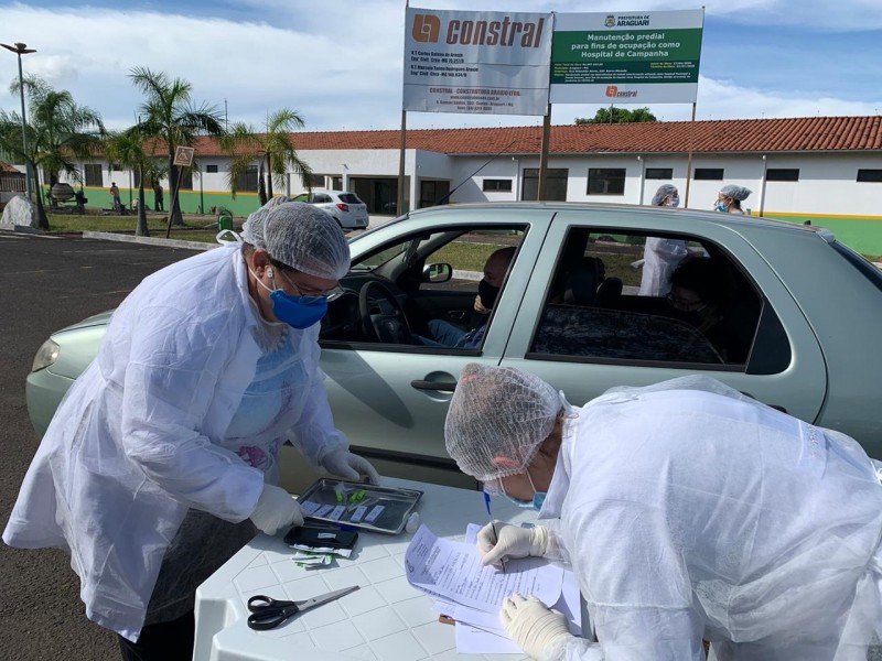 Drive thru de testagem rápida para COVID-19 é realizado no Hospital Municipal 