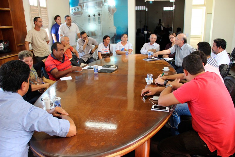 Prefeito participa de reunião com representantes dos Agentes de Endemias
