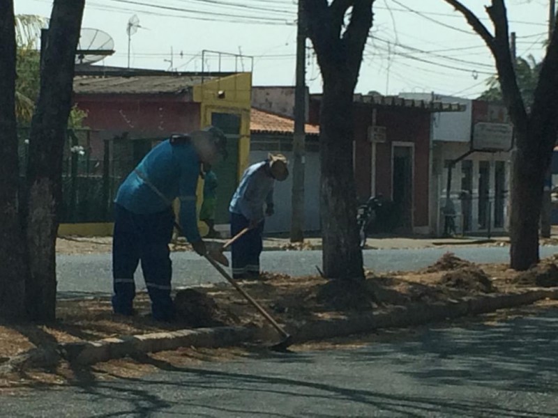 Prefeitura de Araguari mantém cronograma de limpeza pública no município