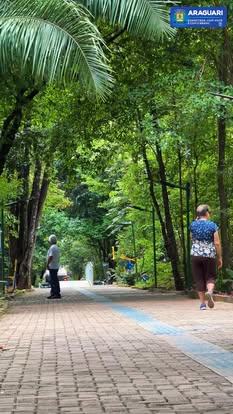 Prefeitura de Araguari lança Operação Bosque Seguro em parceria com a Polícia Militar. Objetivo é aumentar segurança no local, monitorado por câmeras e efetivo policial. População é incentivada a acionar a PM em caso de risco. Bosque John Kennedy mais seg