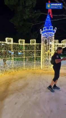 Em Araguari, a magia do Natal se espalha pela cidade, relembrando a importância do amor, da união e da generosidade. A decoração especial e os gestos de bondade convidam a todos a compartilhar a verdadeira essência da data. A Prefeitura deseja um Feliz Na