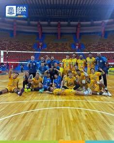 Araguari Vôlei EVA arrasa em Belém-PA na Superliga B 2024/2025 com virada incrível e vitória por 3x0! Próximo jogo sábado, contamos com sua torcida no Ginásio Poliesportivo General Mário Brum. Rumo aos playoffs! #AraguariVôlei ?? #RumoAoTopo ? #NossaCidad