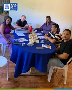 Representantes de Anhanguera visitam o Banco de Alimentos de Araguari para conhecer o programa que combate a fome e apoia causas sociais. A intenção é implementar projeto semelhante em sua cidade, inspirados pelos resultados positivos apresentados.