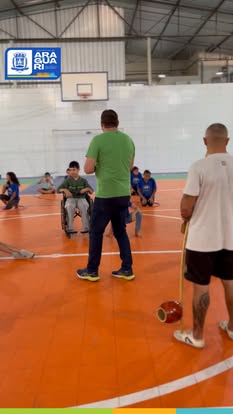 Capoeira em Araguari: inclusão, esporte e resistência. Projeto promove protagonismo social com apoio do poder público, ampliando acesso e participação. Iniciativa na APAE há seis anos fortalece parceria e impacta positivamente crianças, jovens e famílias.