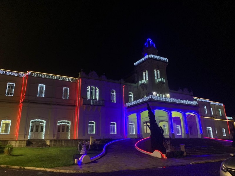 Ornamentação do Palácio dos Ferroviários encanta visitantes