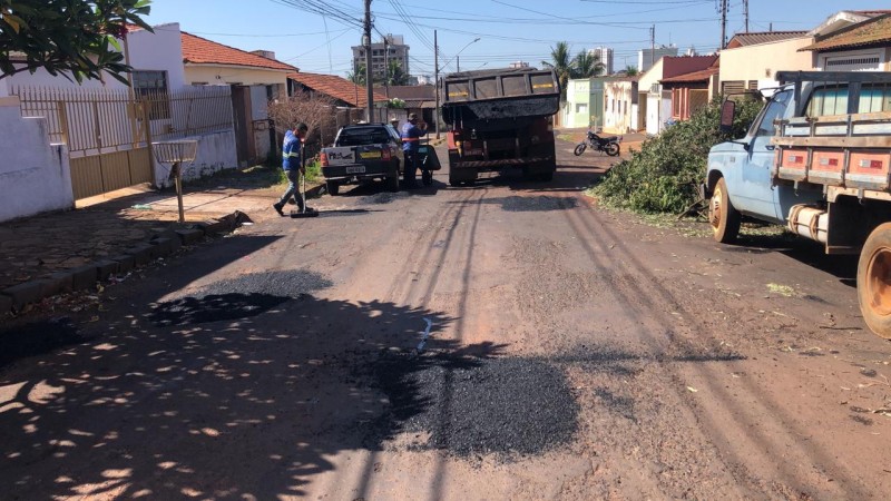 Secretaria de Obras continua com várias frentes de ações na cidade