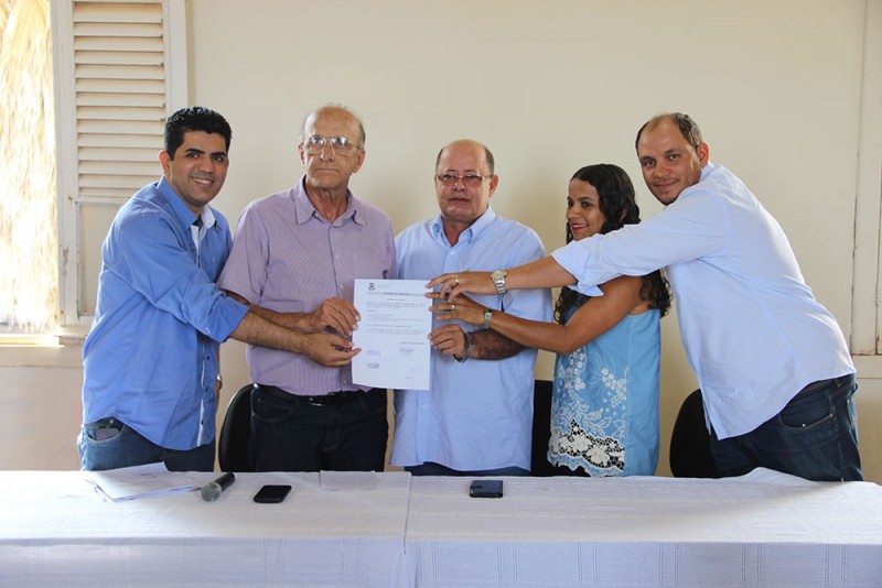 Convênios e ordem de serviços são assinados na Prefeitura de Araguari