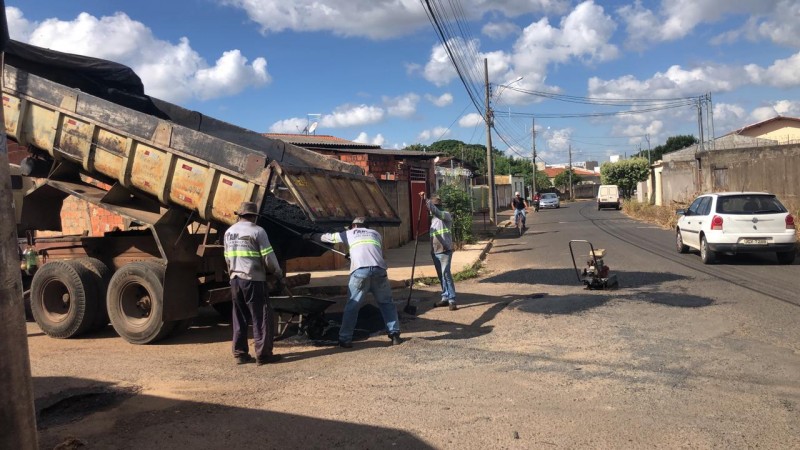 Prefeitura de Araguari informa sobre os serviços da Operação Tapa-Buracos